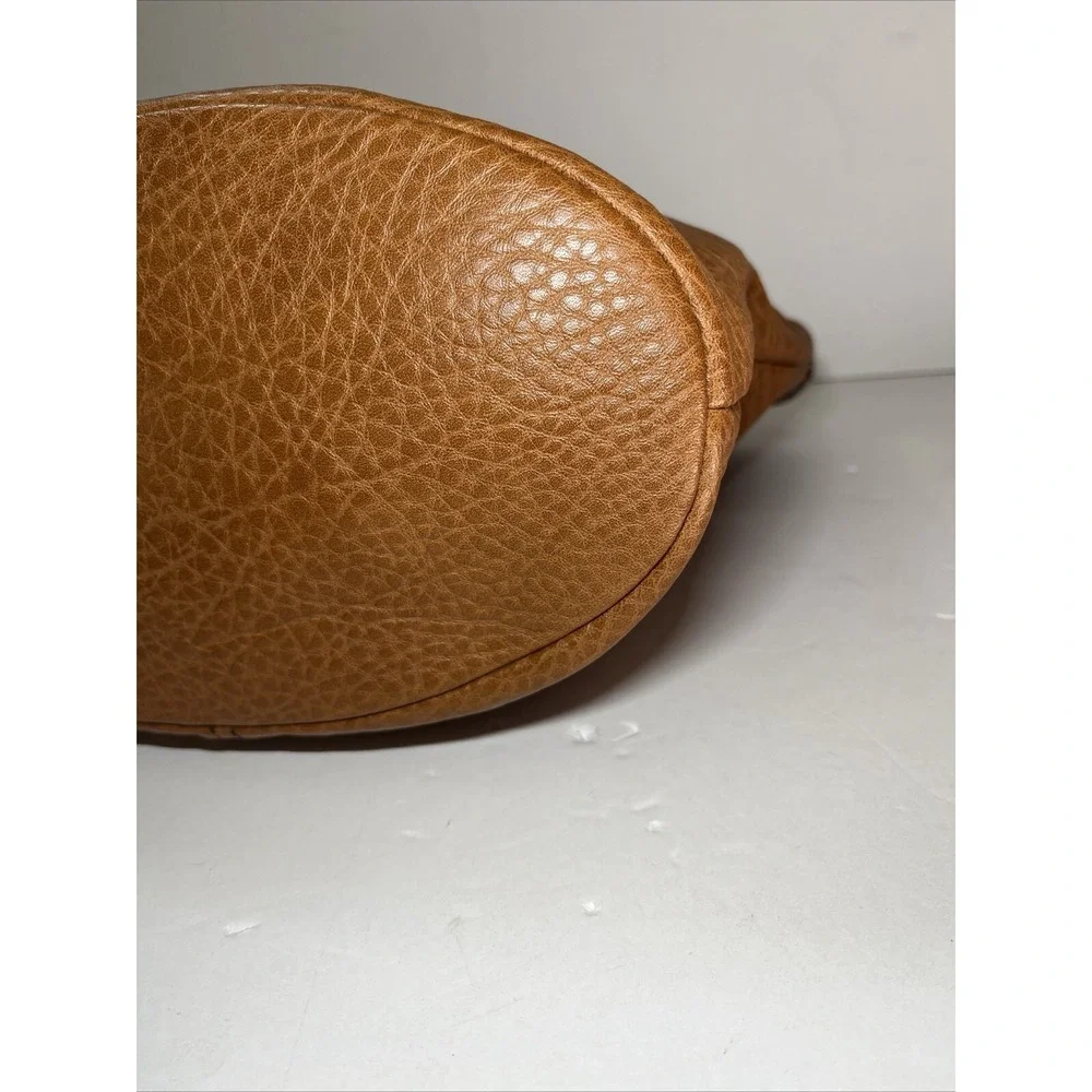 A New Approach‎ A.N.A. Purse Medium Camel Colored Brass Handles Style Vibes